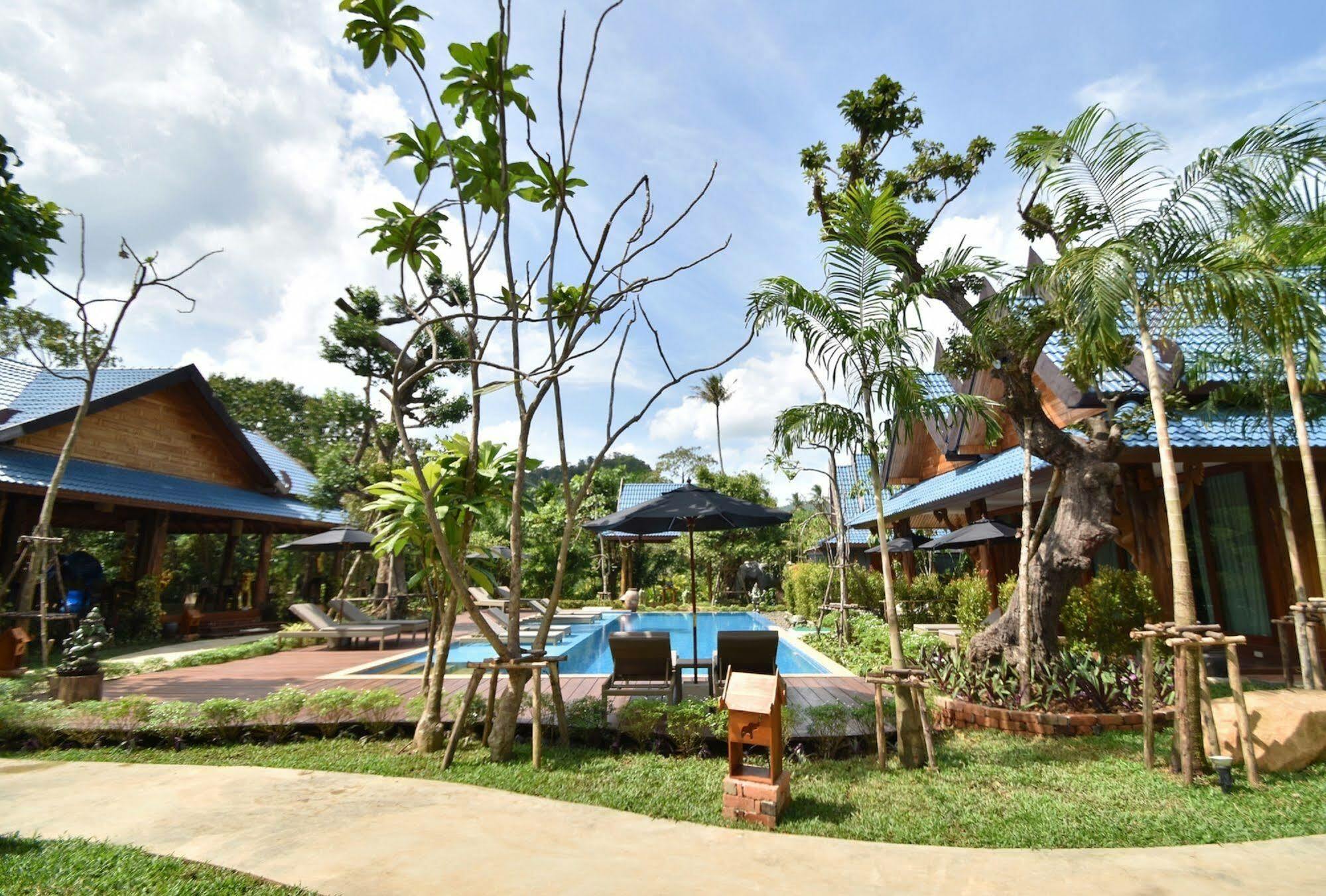 The Nine Thipthara Klongson Resort Ban Nong Thale Luaran gambar